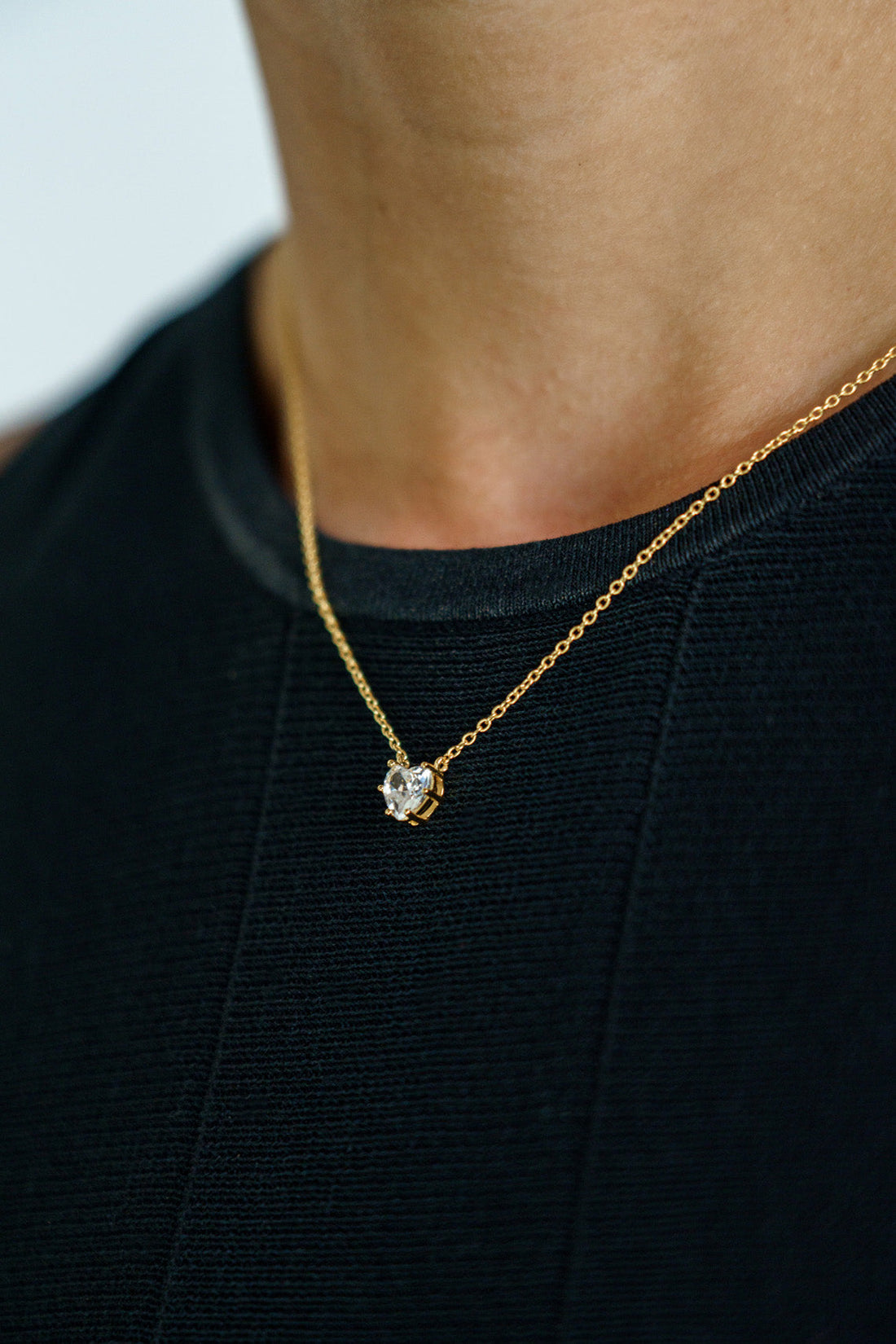 GEORGINI MIDNIGHT VELVET BABY HEART NECKLACE GOLD